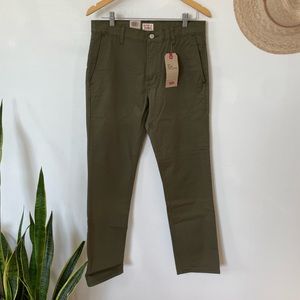 Men’s NWT Levi’s 511 Slim Trousers